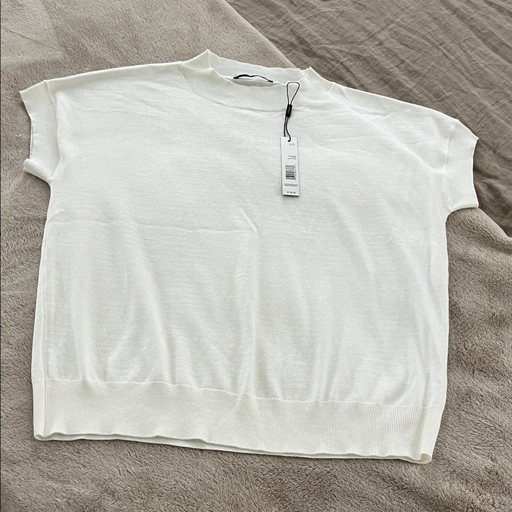 Tahari Cream Short Sleeve Knit Top with Retail Tag